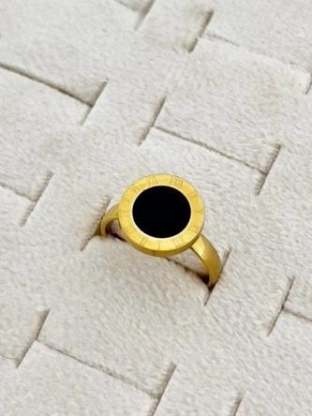 STONE RING