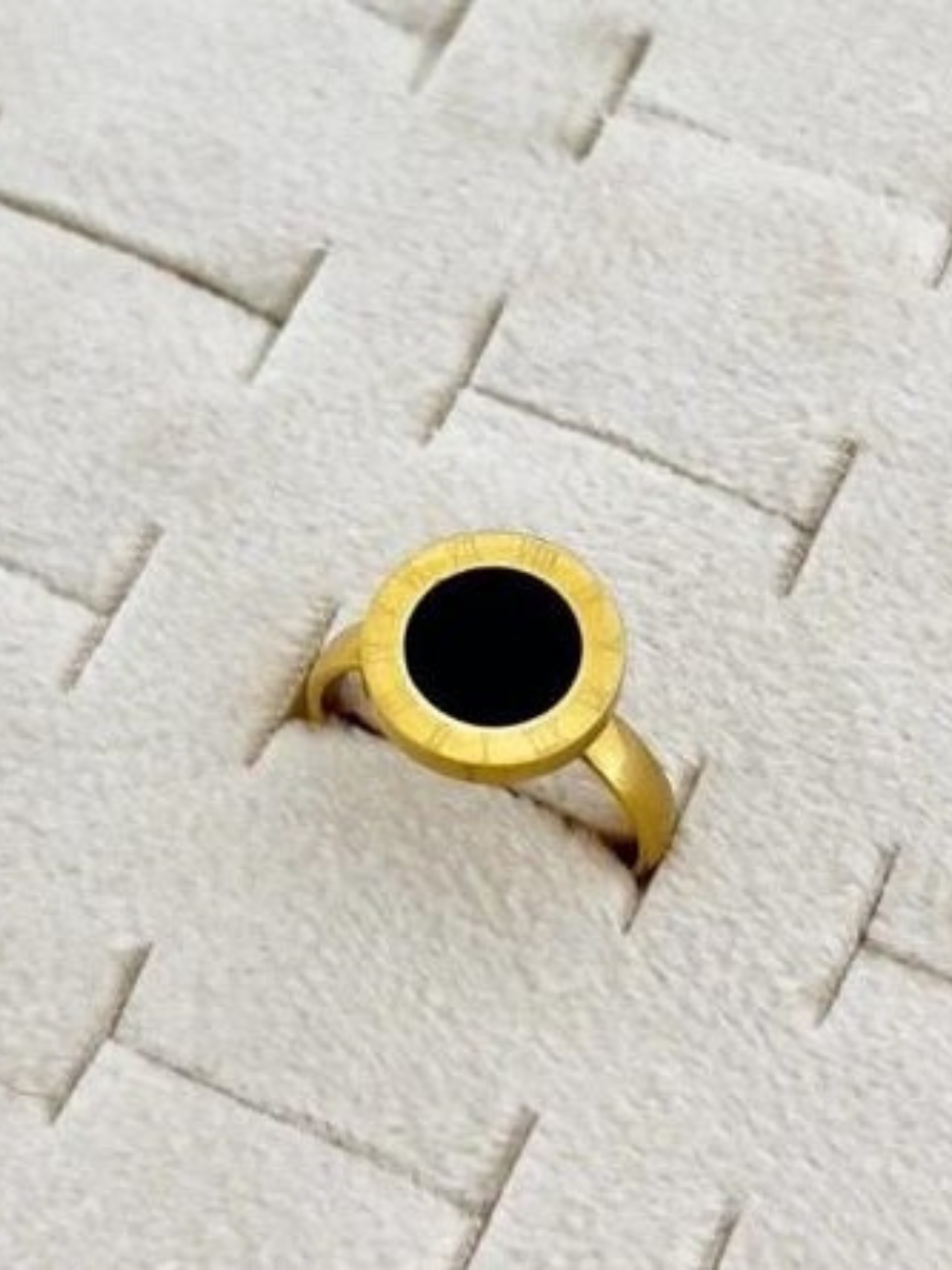 STONE RING
